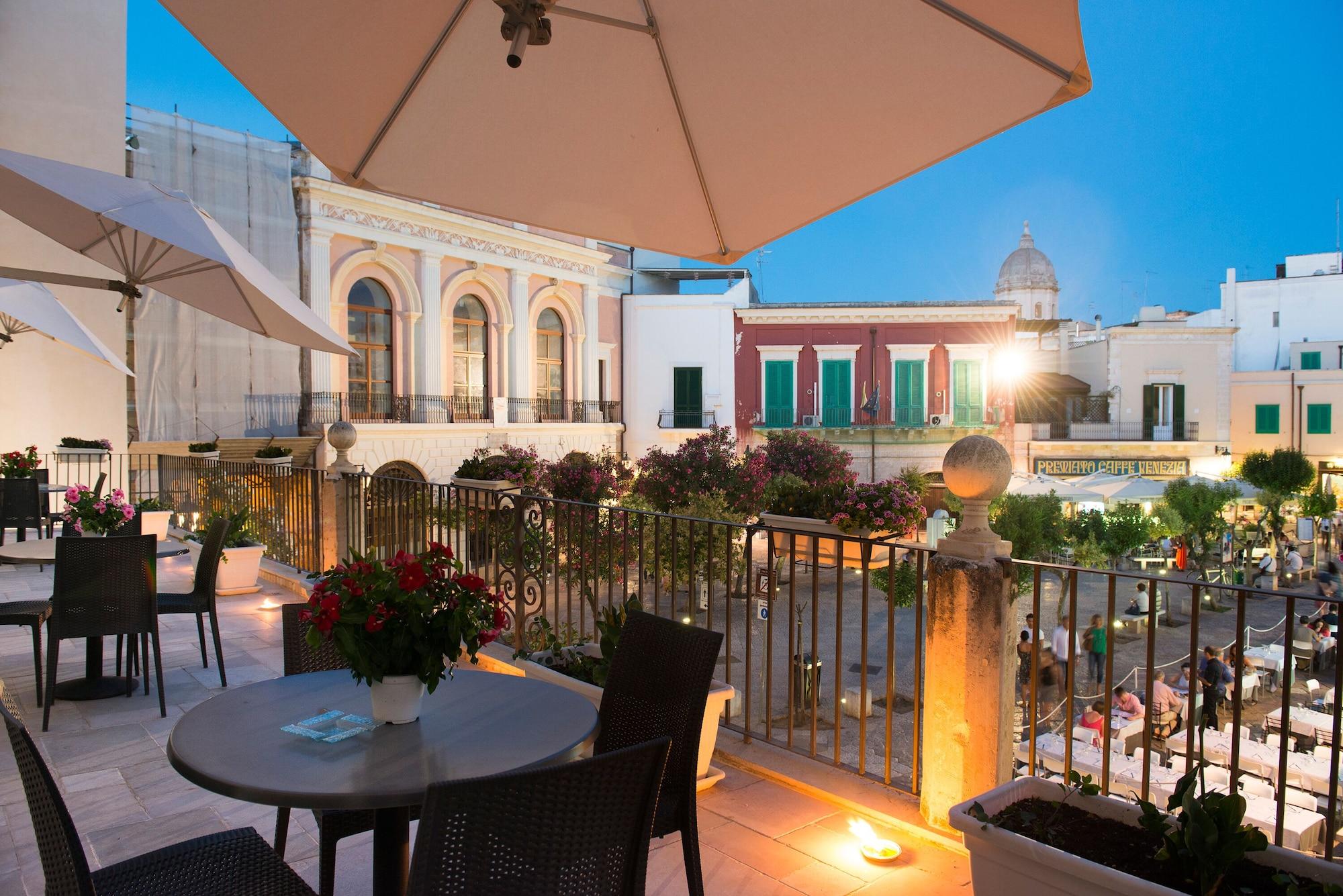 Palazzo Indelli Hotel Monopoli Exterior photo